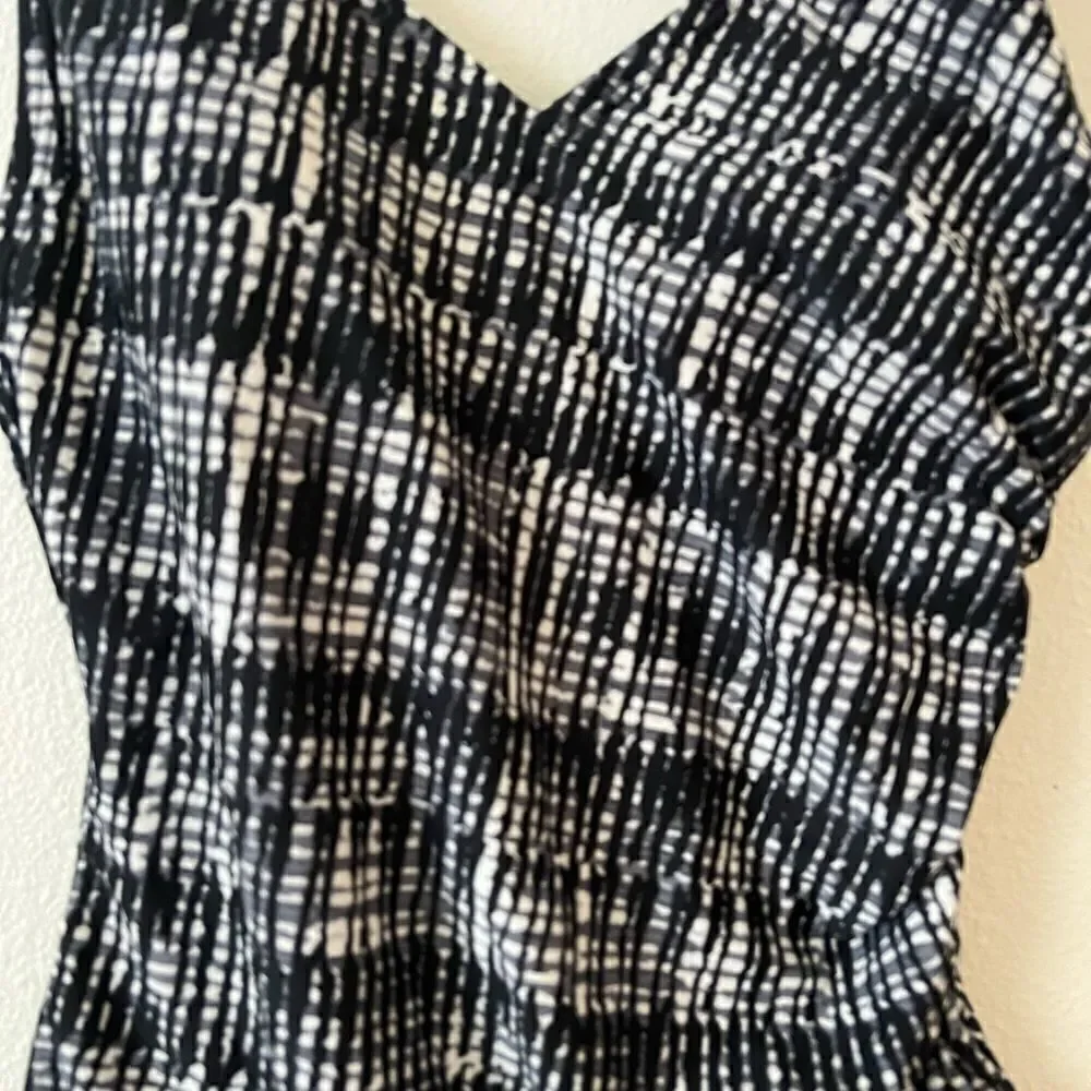 Speedo Black and White Geometric Print Ruching One Piece Swimsuit Size 12